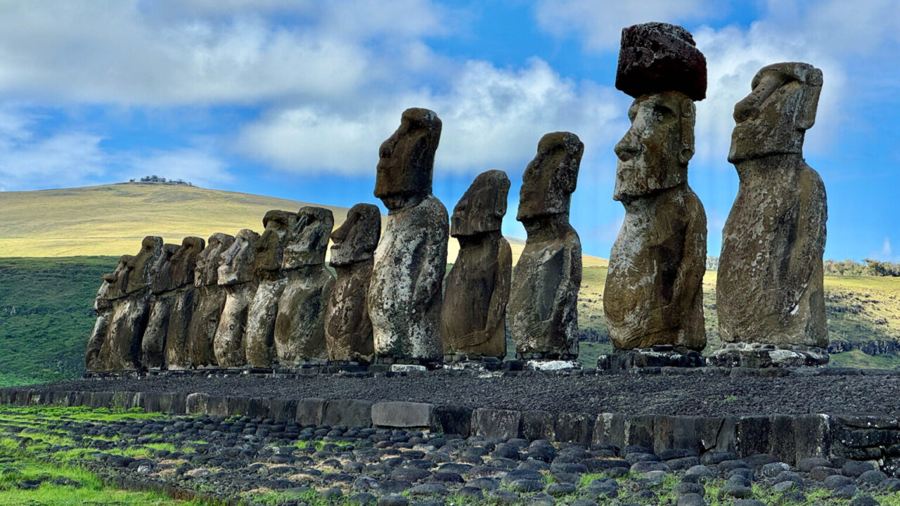The Mysterious Moai Statues of Easter Island, A Megalithic Legacy That Defies Time