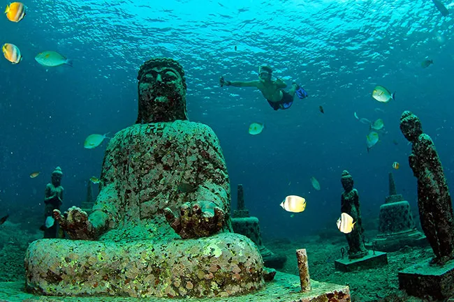 The Hidden Underwater Temples of Bali: A Submerged World of Sculptures and Coral
