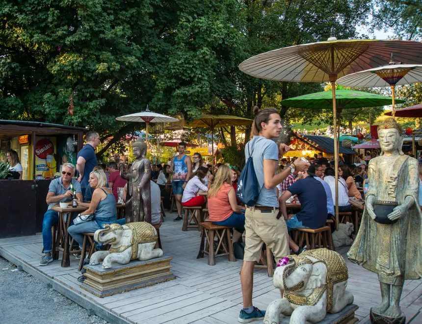Discover the Charm of Viktualienmarkt – Munich’s Famous Open-Air Food Market